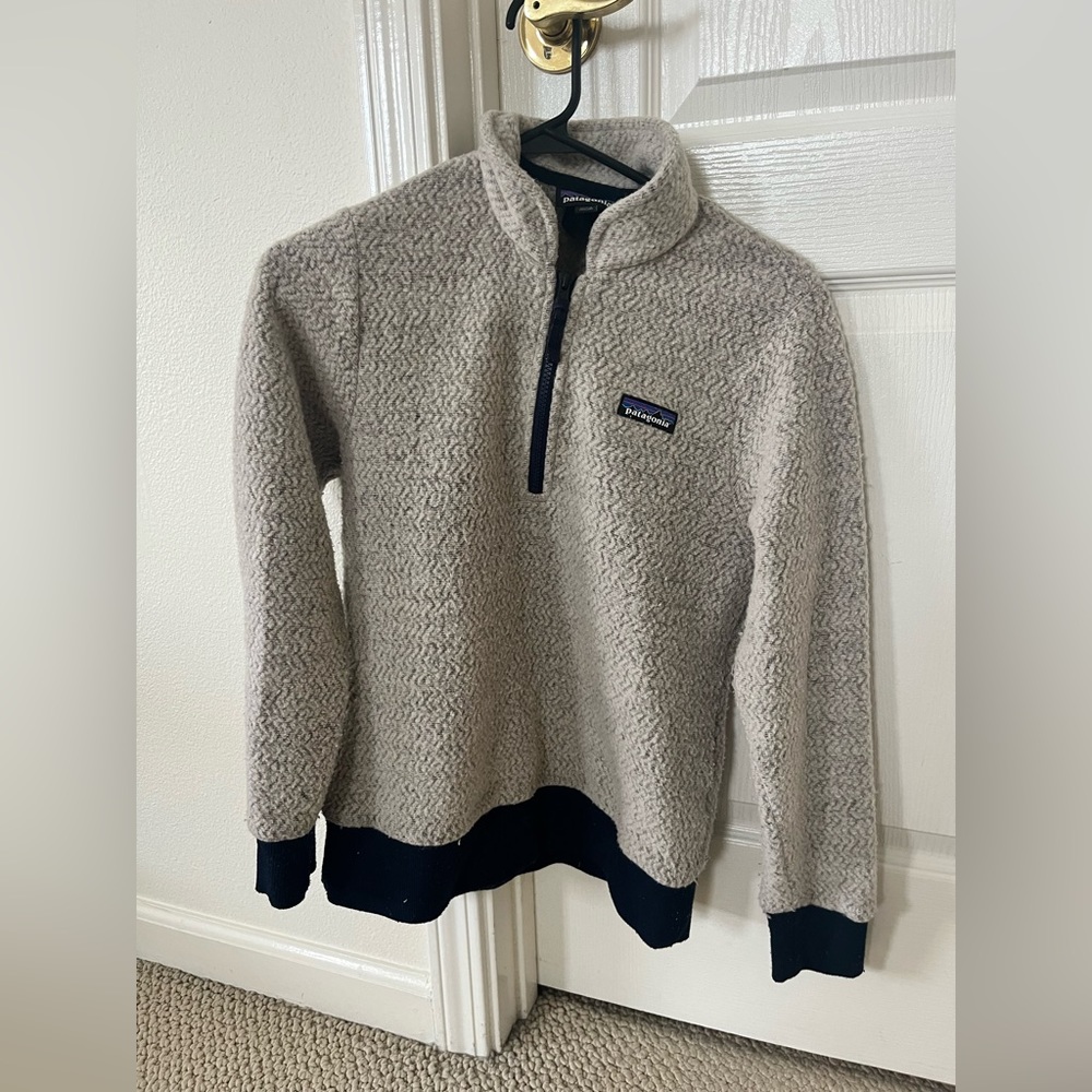 Patagonia Zip Up, minor piling